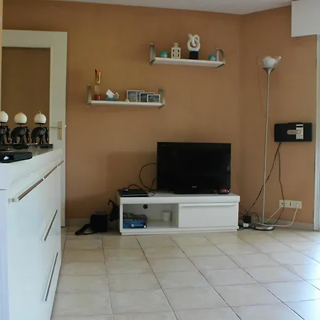 In Saint-raphael, With Pool Access And Furnished Terrace - 5 Km *