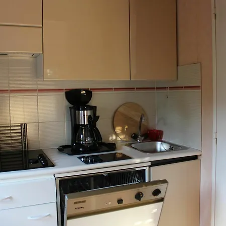 In Saint-raphael, With Pool Access And Furnished Terrace - 5 Km Saint-Raphael (Var)