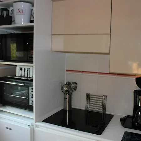 In Saint-raphael, With Pool Access And Furnished Terrace - 5 Km Apartment Saint-Raphael (Var)