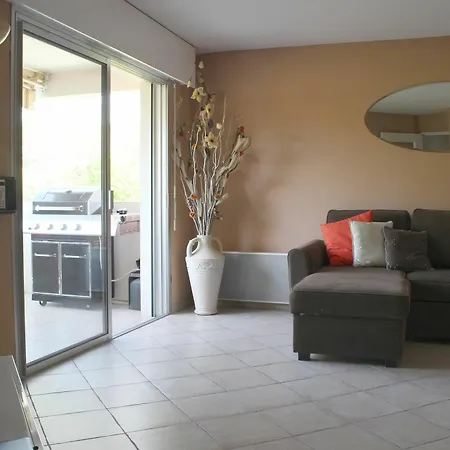 In Saint-raphael, With Pool Access And Furnished Terrace - 5 Km Saint-Raphael (Var)