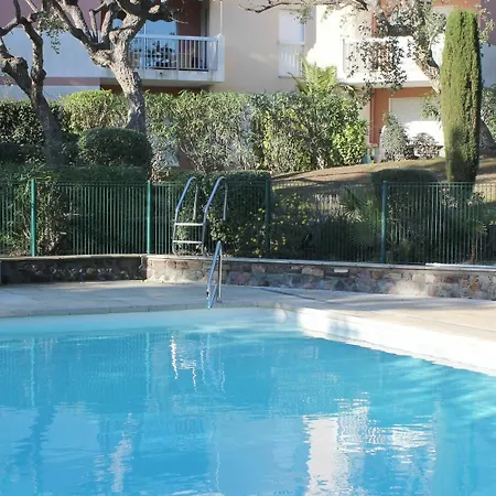 In Saint-raphael, With Pool Access And Furnished Terrace - 5 Km